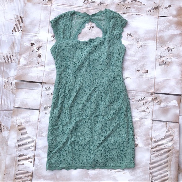 Adrianna Papell Dresses & Skirts - Adrianna Papell green lace dress 12p